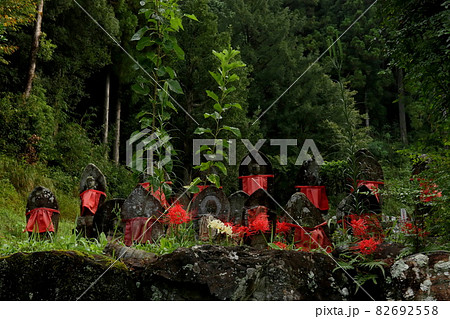 お地蔵さん 地蔵 彼岸花 秋の写真素材 - PIXTA