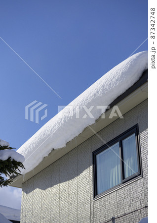 無落雪屋根の写真素材