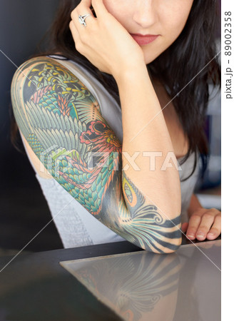 女性 人物 タトゥー 刺青の写真素材 女性 人物 タトゥー 刺青の写真素材