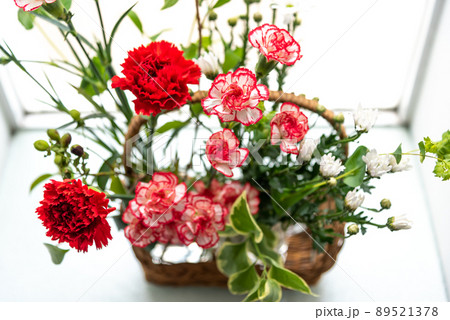 カーネーションのフラワーアレンジメント