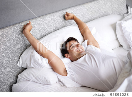 腕枕 1人の写真素材