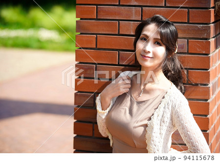 熟女　美人 女性 熟女 美人 美熟女の写真素材 - PIXTA