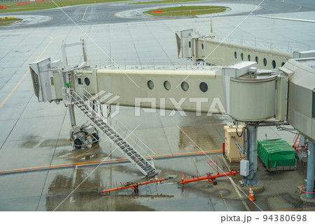 搭乗ゲート 搭乗口の写真素材