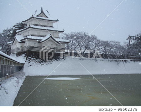 新発田城 冬 雪 冬景色の写真素材 - PIXTA