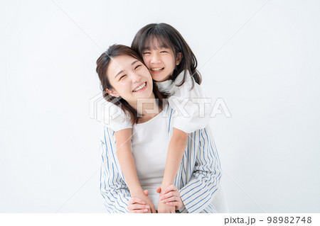 hugging Photos - PIXTA