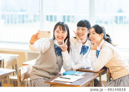 中学生　自撮り写メ　全裸 