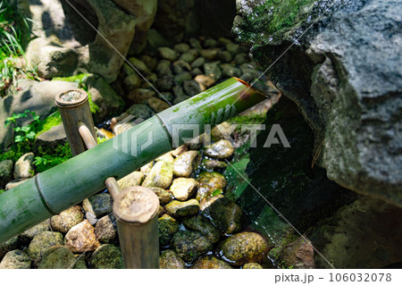 竹 水 水滴 鹿威しの写真素材 - PIXTA