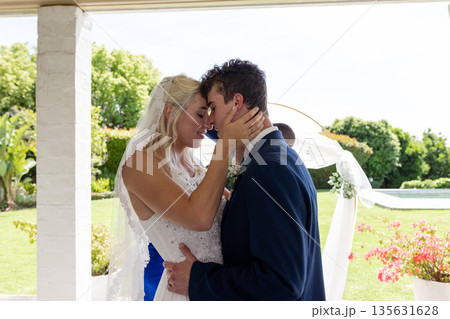 誓いのキスの写真素材 - PIXTA